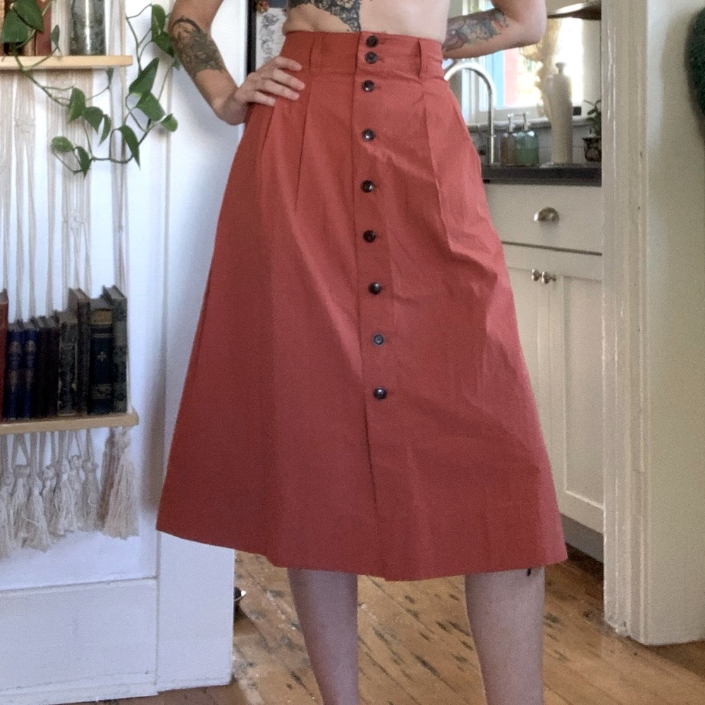Beautiful button down midi skirt | size 0 | NWT